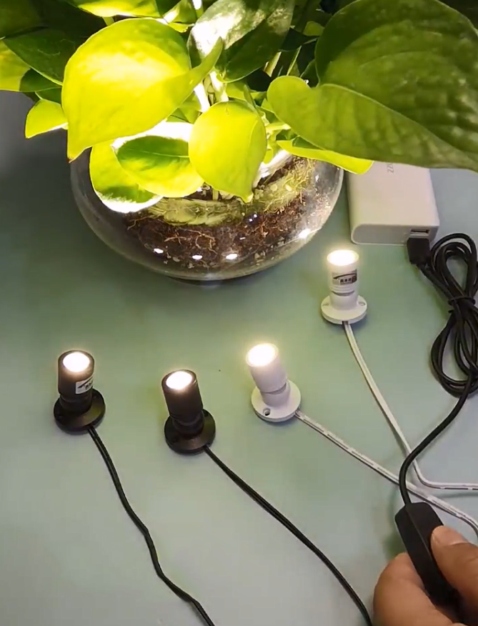 FSLiving 4灯式 本体黒 電球色 発光ユニット ミニスポットライト 調光対応 ジュエリー ショーケース ディスプレイ 間接照明用 照明器具