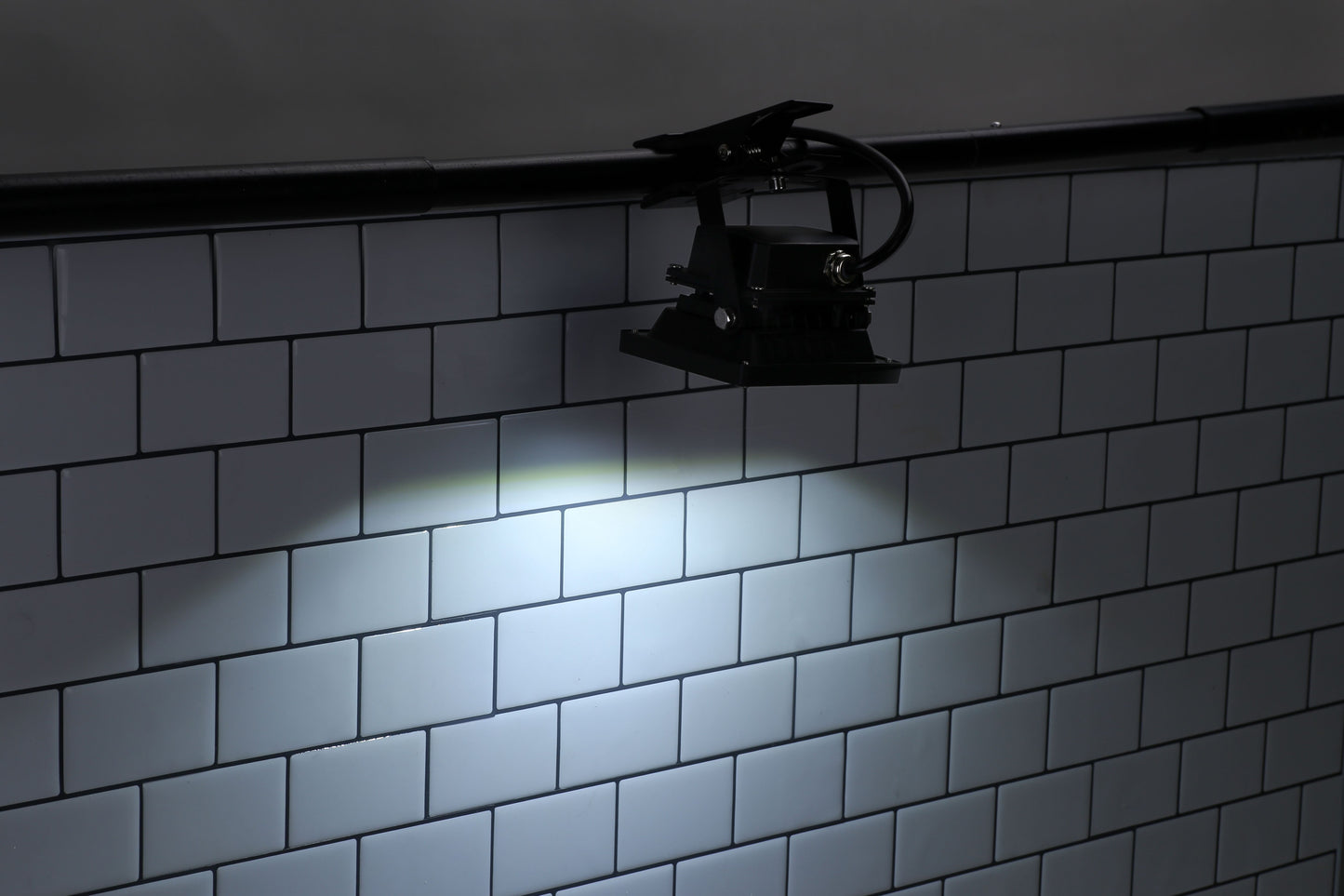 FSLiving スポットライト 10W 6000K 昼光色 led投光器クリップ式 角度調節可能 3mコード付き クリップライト ステージライト 防水加工 防犯ライト 室内 室外 照明マシン 舞台照明 演出 クリスマス パーティー イベント 照明器具 展覧会 展示照明