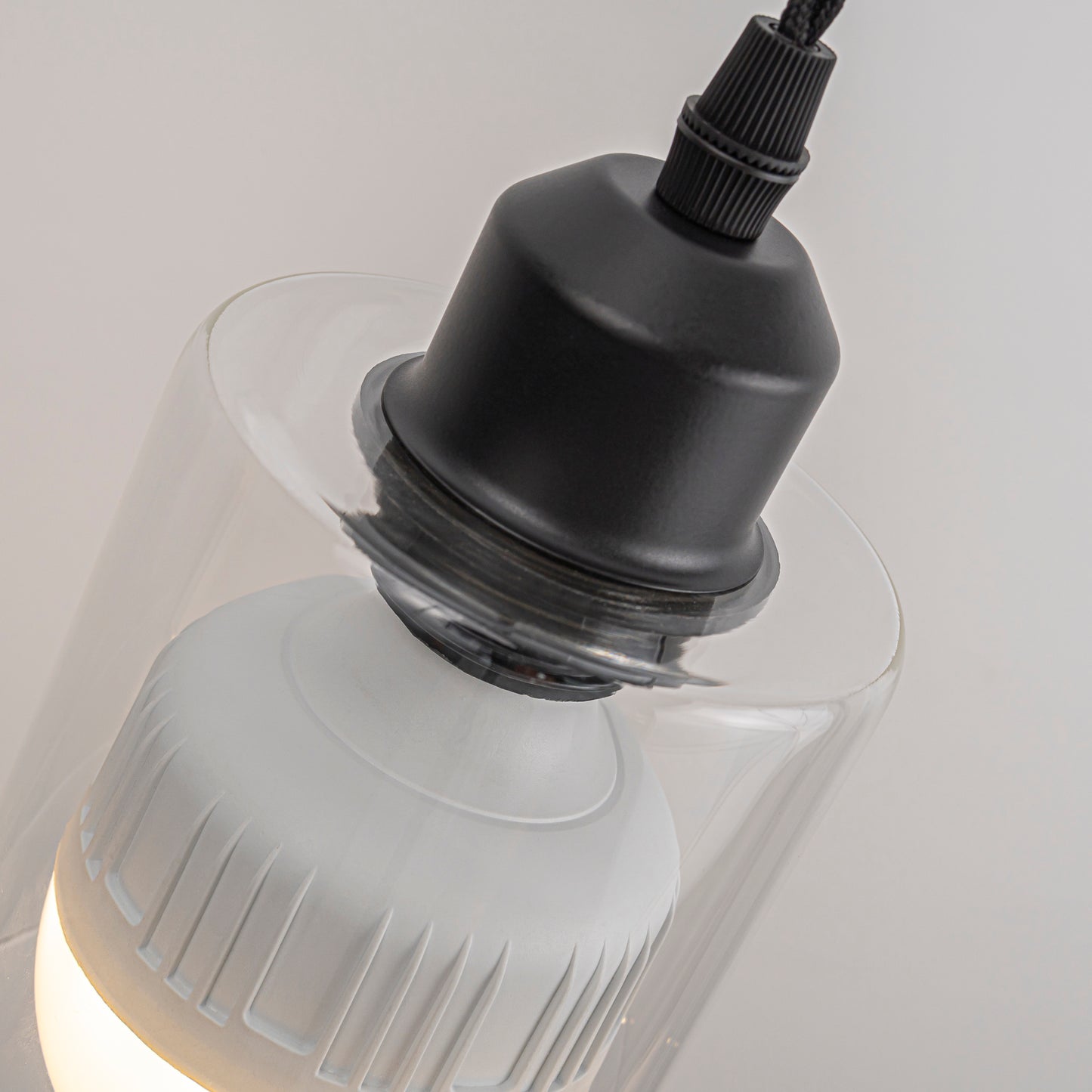 FSLiving どこでも取付可能 ペンダントライト 充電式 バッテリー内蔵式照明 調光調色 RGB タイマー リモコン付き 配線不要 電球付属 賃貸対応 ベッドサイドライト 電気工事不要 電池式照明 賃貸照明 コードレス照明 ワイヤレス照明