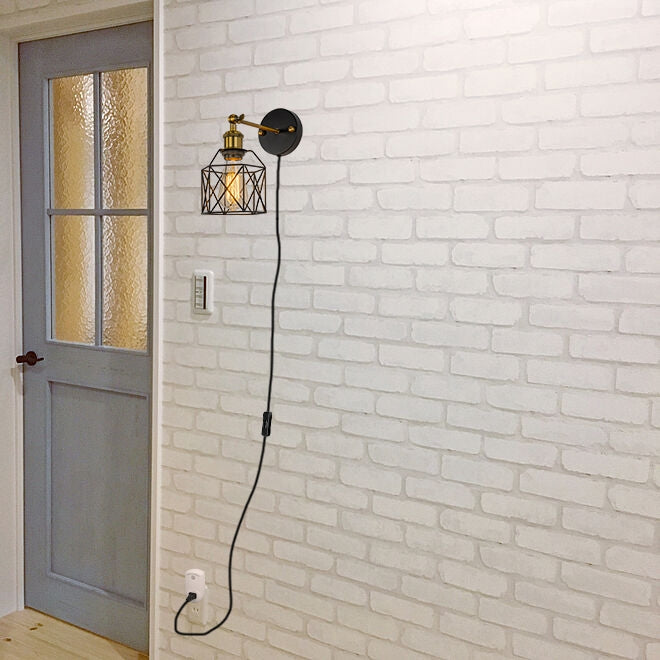 FSLiving 壁掛けライト 人感センサー 玄関照明 廊下 賃貸対応 角度調節可 穴開け不要 壁掛けフックにて固定 コンセント式 スイッチ付き